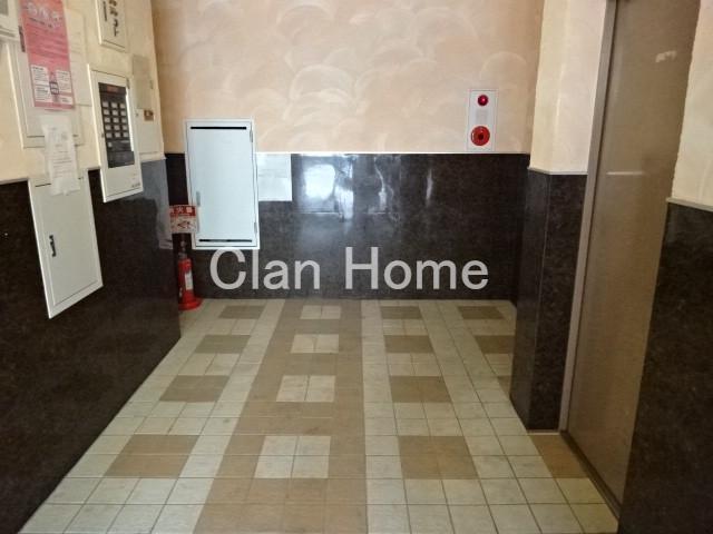 24/30 エントランス