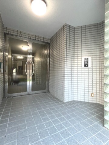 2/4 エントランス