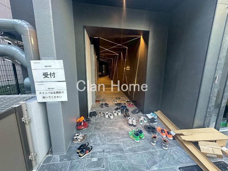 28/30 エントランス