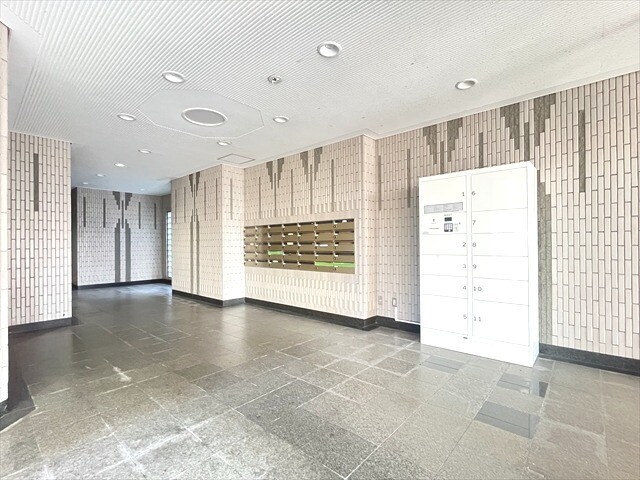 25/30 エントランス