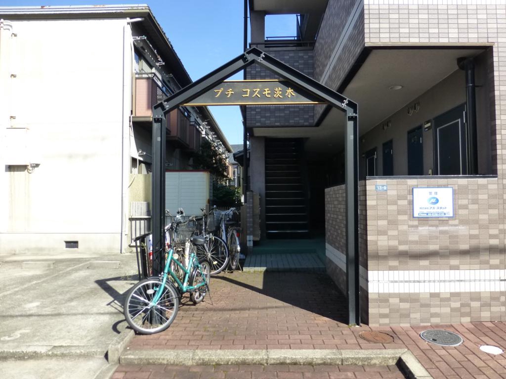 27/30 エントランス