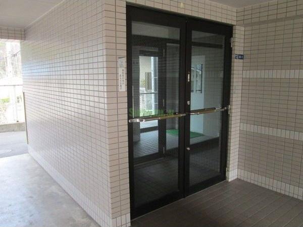 14/20 エントランス