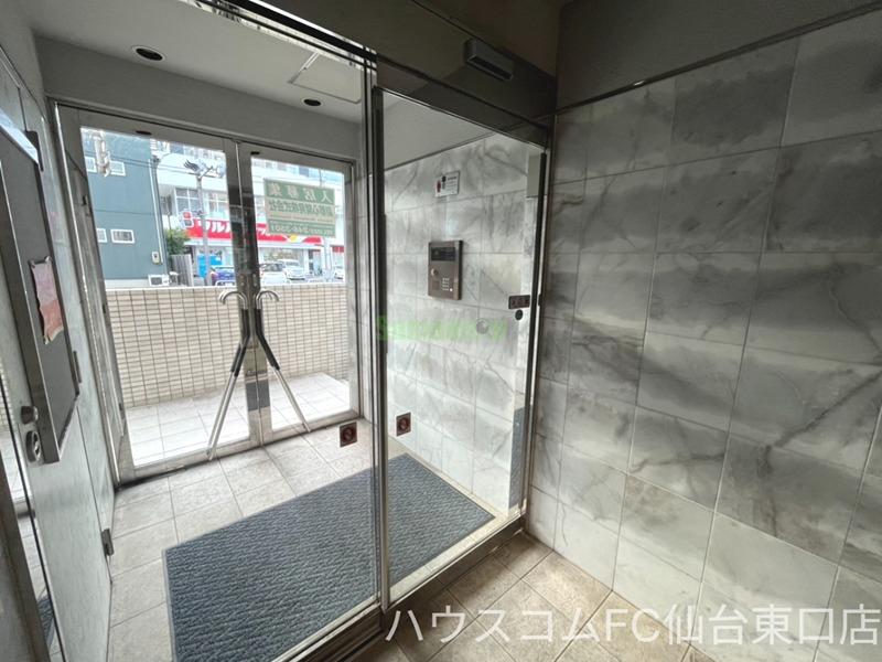 14/18 エントランス