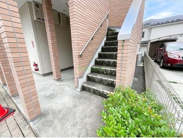 14/19 エントランス