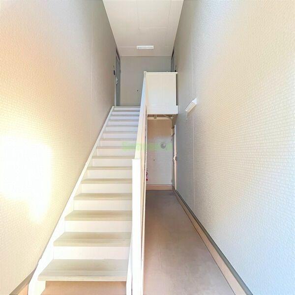 13/18 エントランス