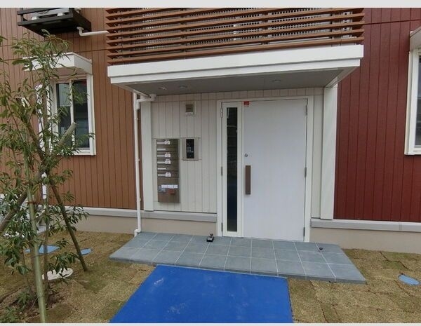 14/19 エントランス