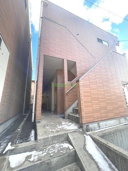 13/19 エントランス