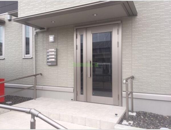 14/19 エントランス