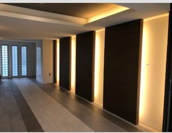 13/18 エントランス