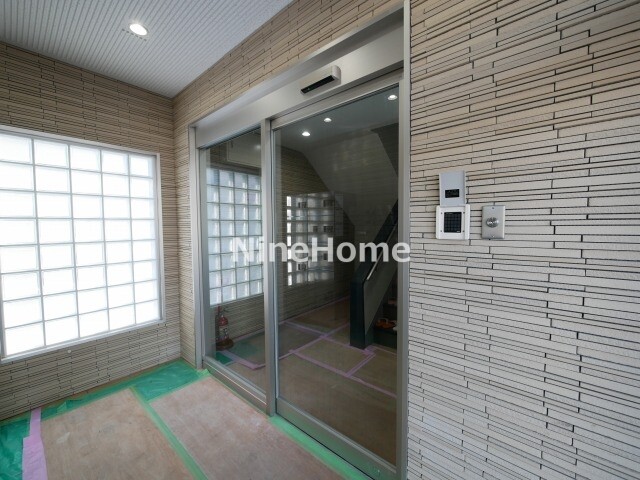 25/30 エントランス