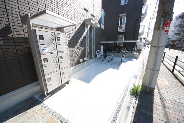 28/30 エントランス