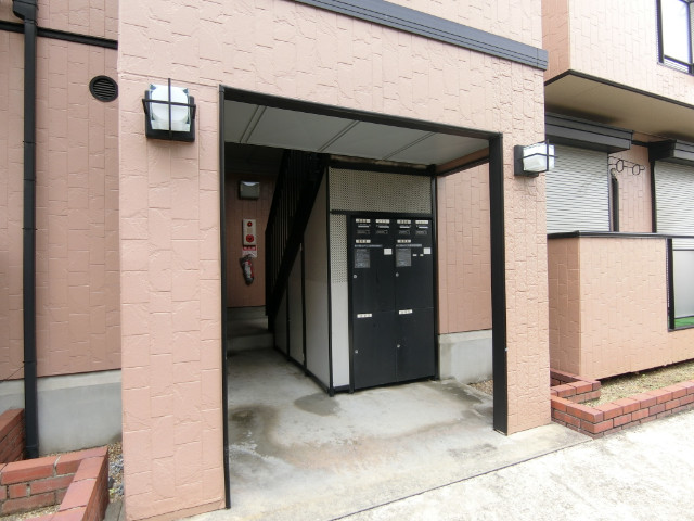 26/30 エントランス