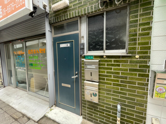 30/30 エントランス