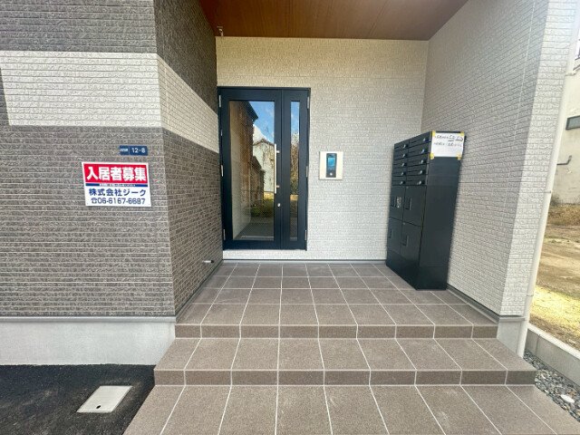 26/30 エントランス