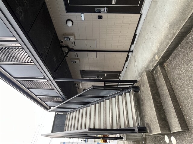 26/30 エントランス