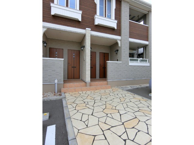 27/30 エントランス