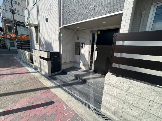 29/30 エントランス