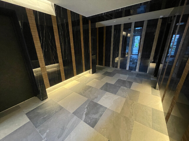 26/30 エントランス