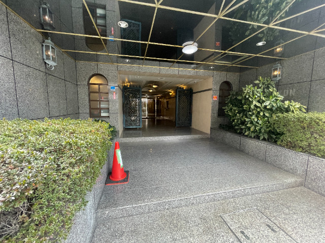 20/27 エントランス