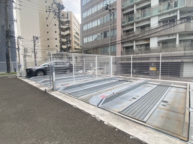 27/30 駐車場
