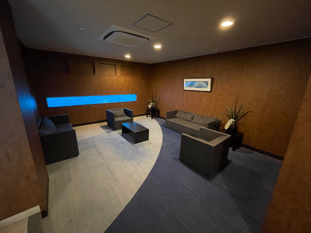 28/30 エントランス