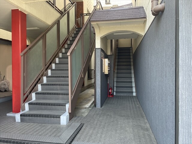 26/30 エントランス