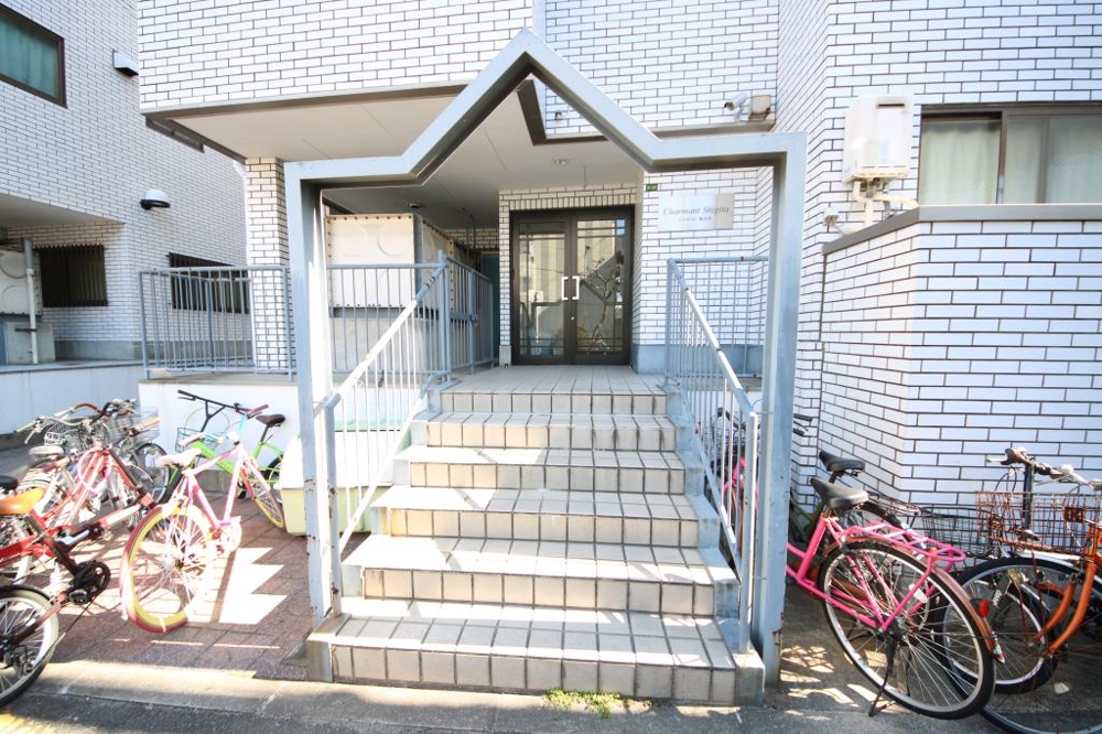 28/30 エントランス