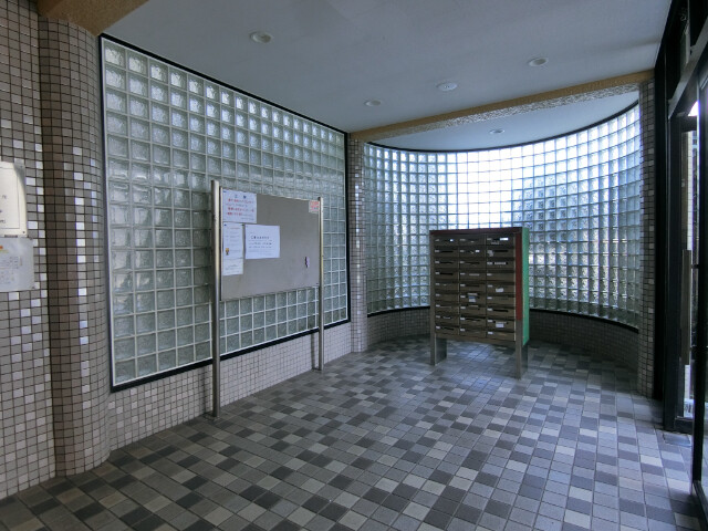 2/5 エントランス