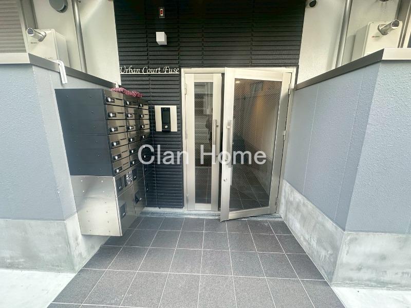 24/30 エントランス