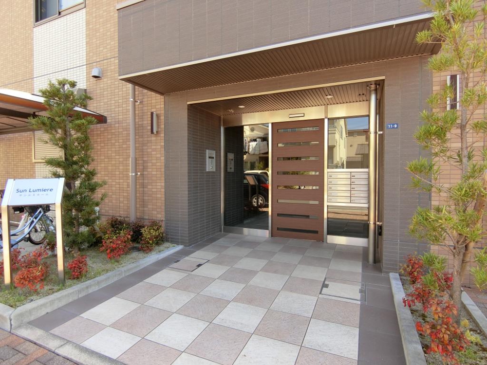 3/7 エントランス