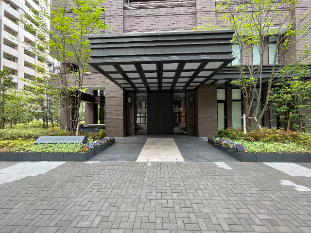 30/30 エントランス