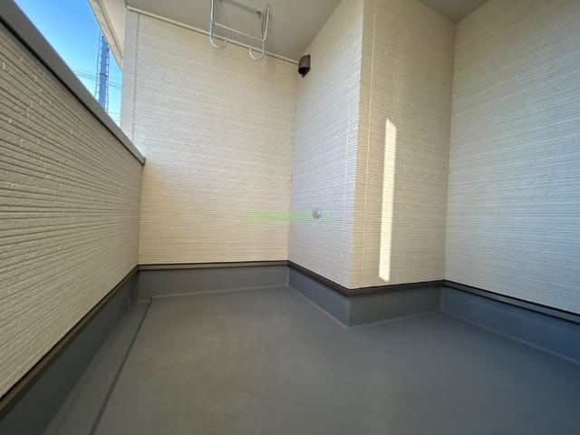 22/28 バルコニー