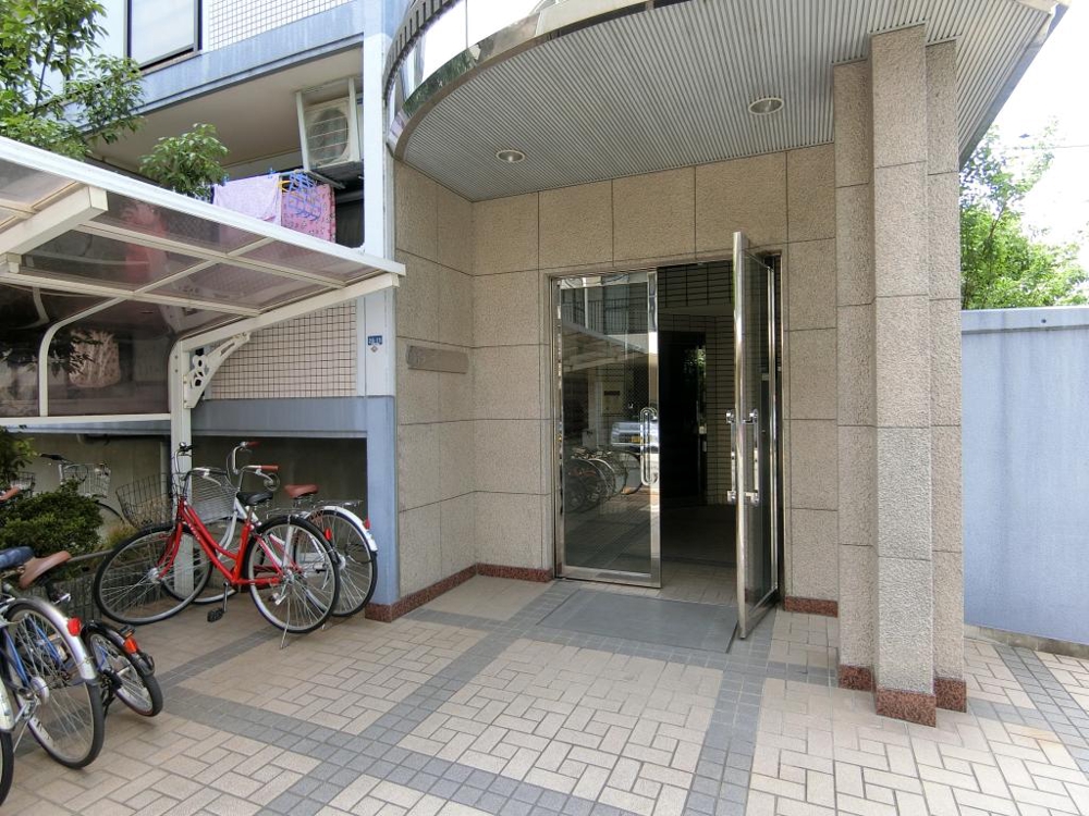 3/7 エントランス