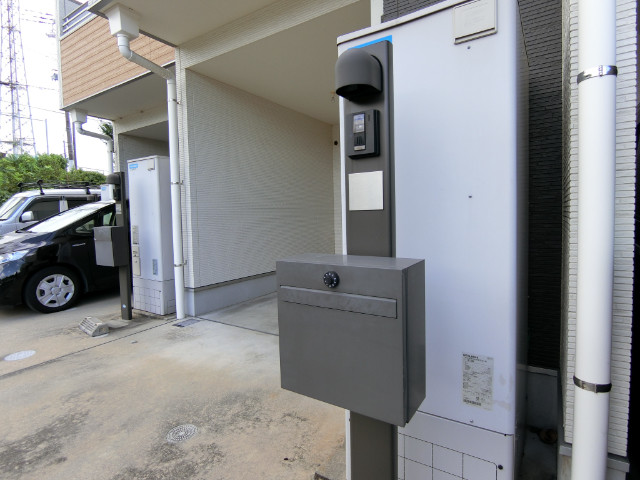 27/30 エントランス