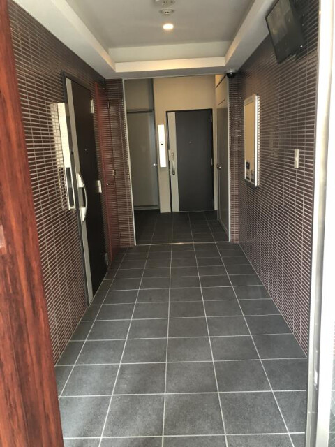 23/24 エントランス