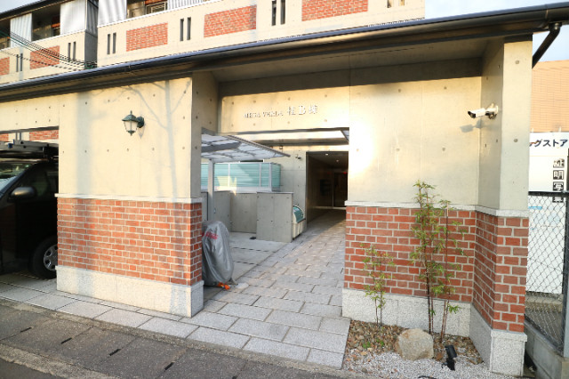 2/5 エントランス