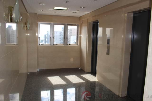 25/30 エントランス