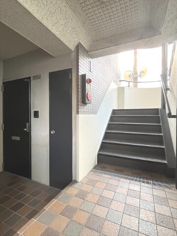 25/30 エントランス