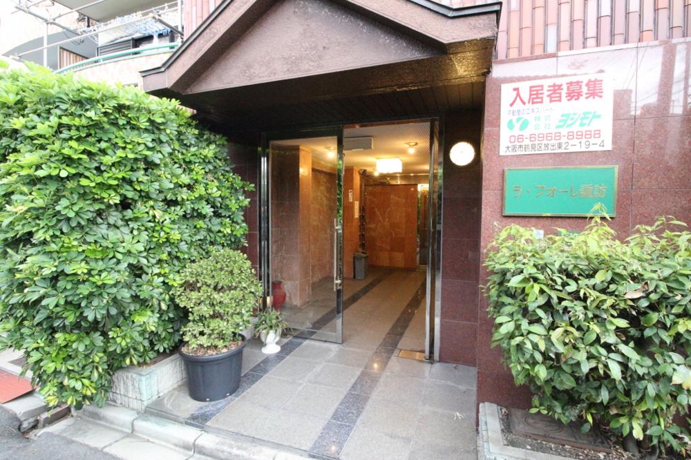 24/30 エントランス