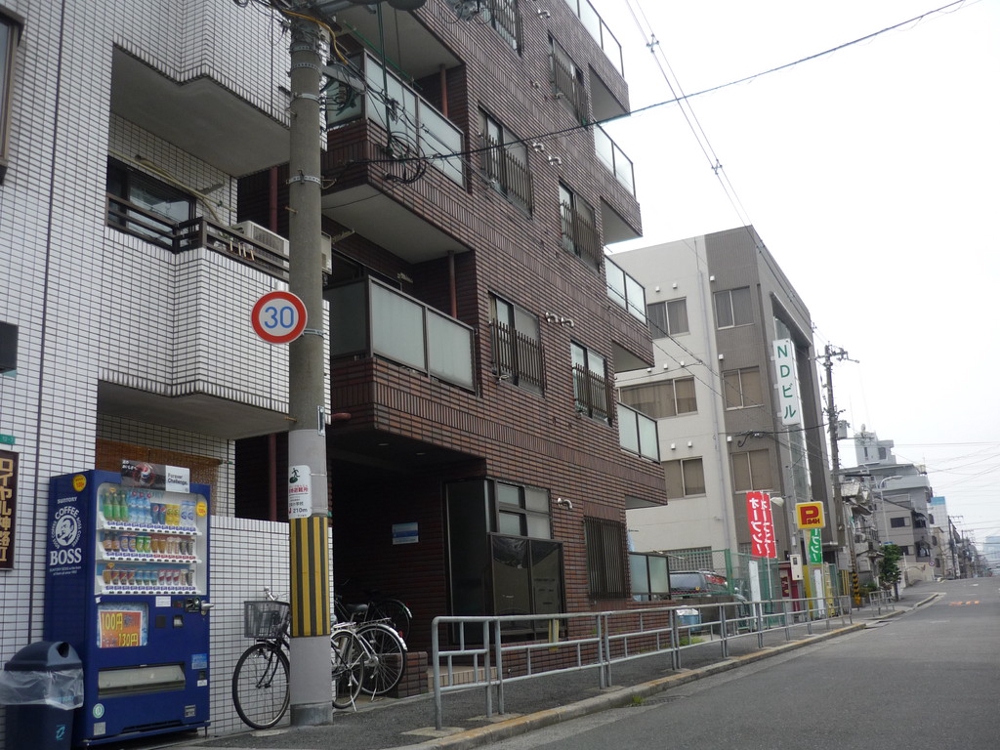 20/30 エントランス