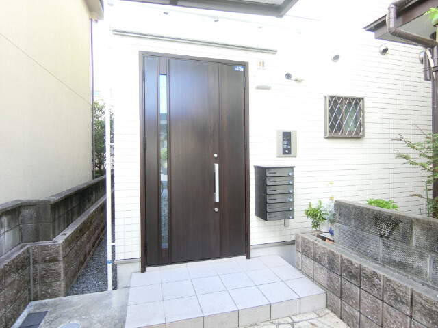 25/30 エントランス