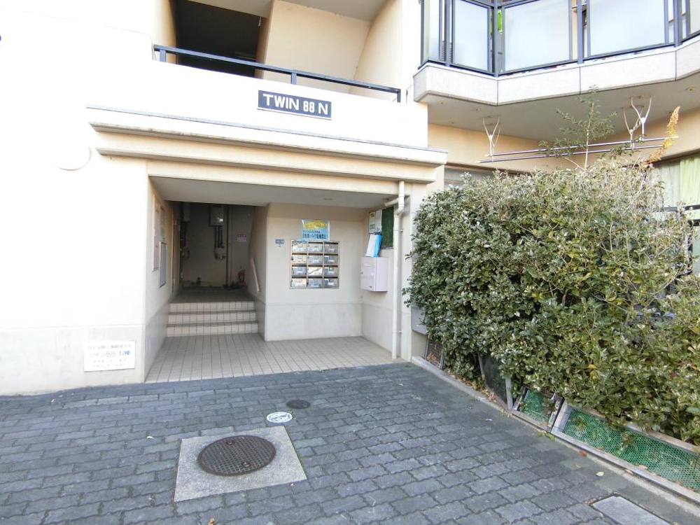 26/30 エントランス