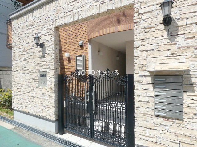 18/25 エントランス