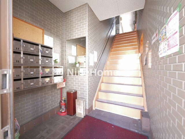 19/29 エントランス