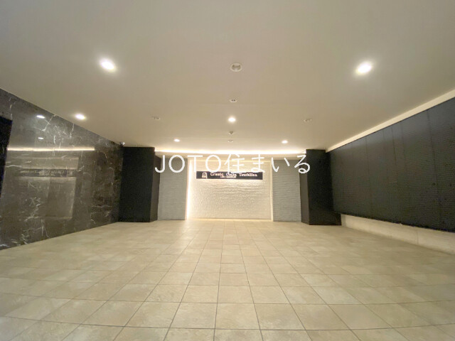 19/25 エントランス