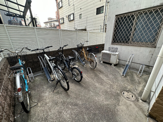 27/30 駐車場