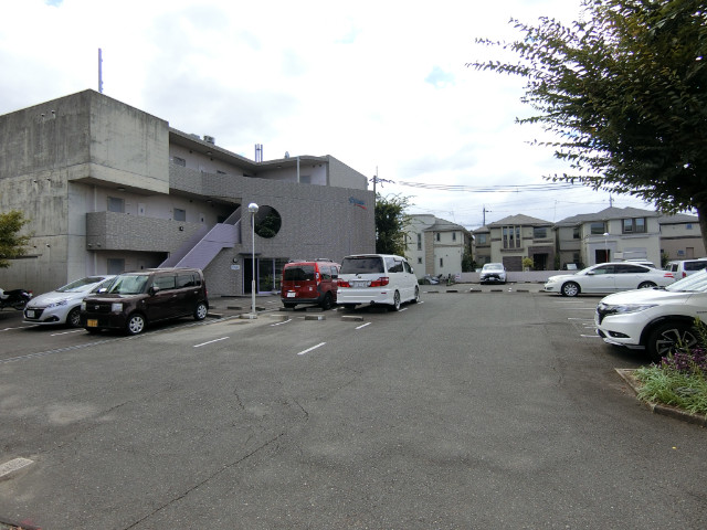 27/30 駐車場