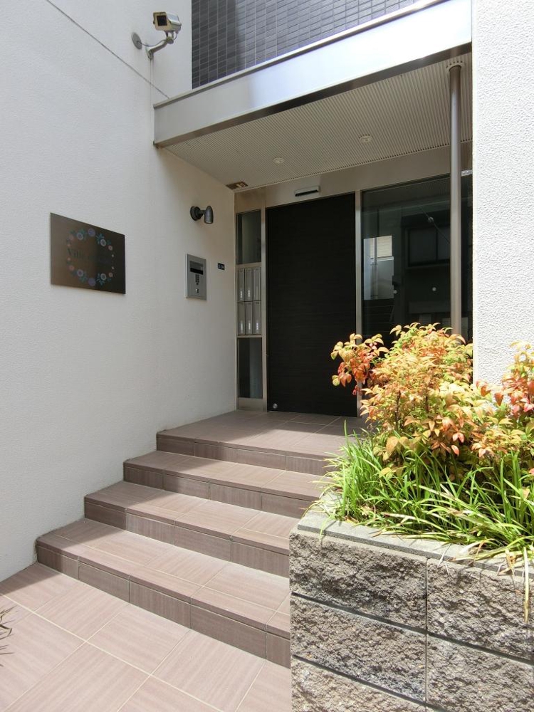 28/30 エントランス