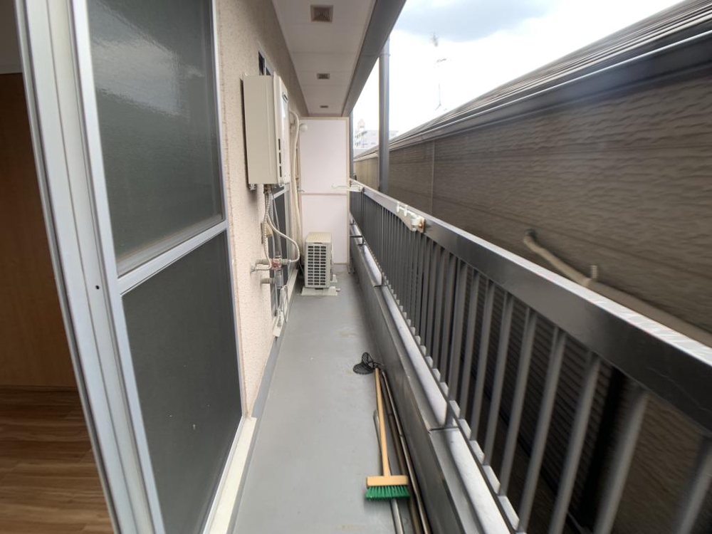 23/30 バルコニー
