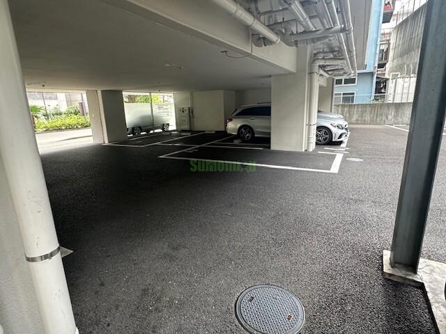 23/29 駐車場